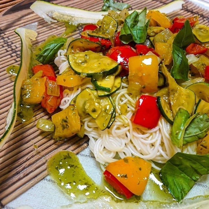 簡単！パプリカとズッキーニのイタリア風夏野菜素麺